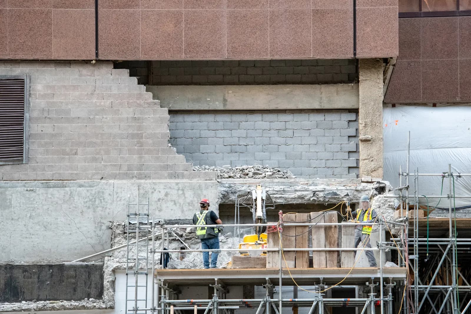 Stelling voor een gebouw in aanbouw